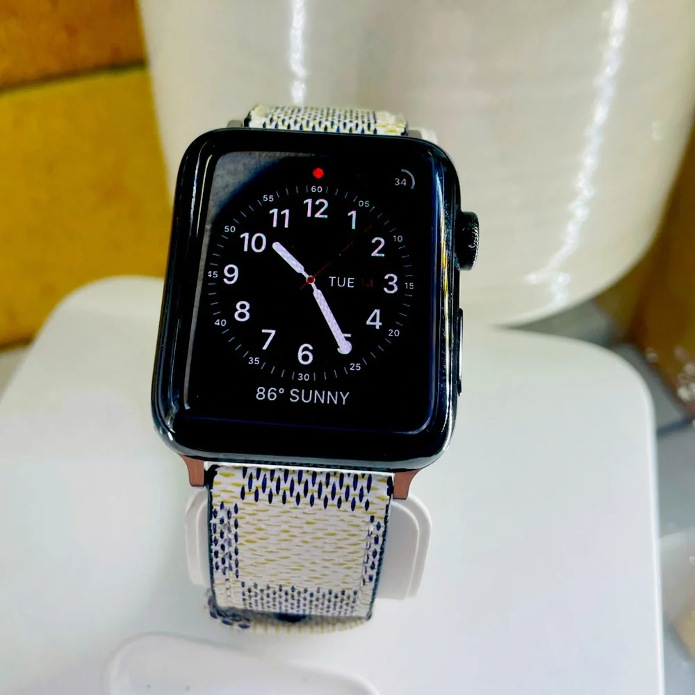 Cute Checkered Watchband in White For Apple Watch Any Series, Please Select Size